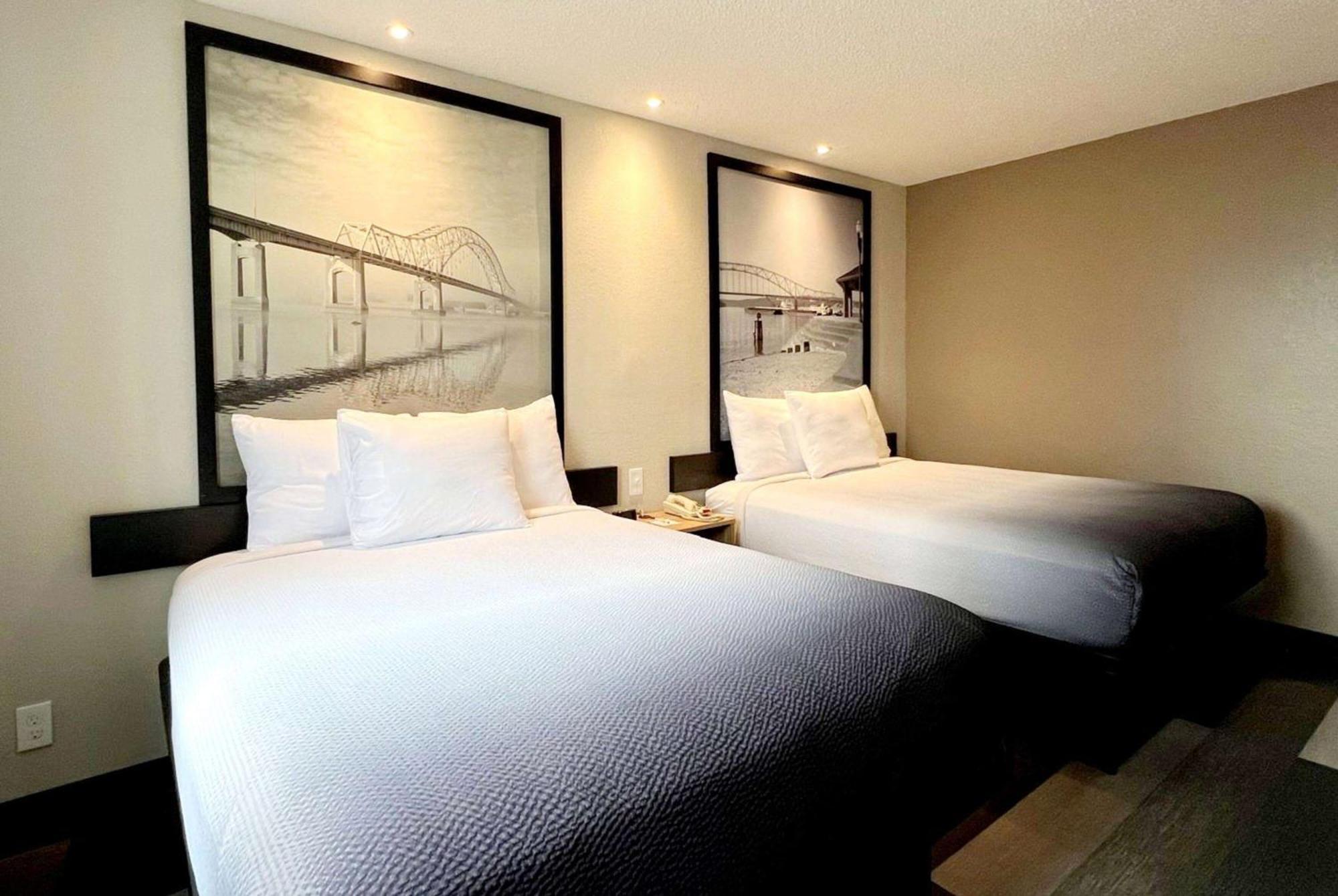 Hotel Super 8 By Wyndham Cedar Rapids Exteriér fotografie