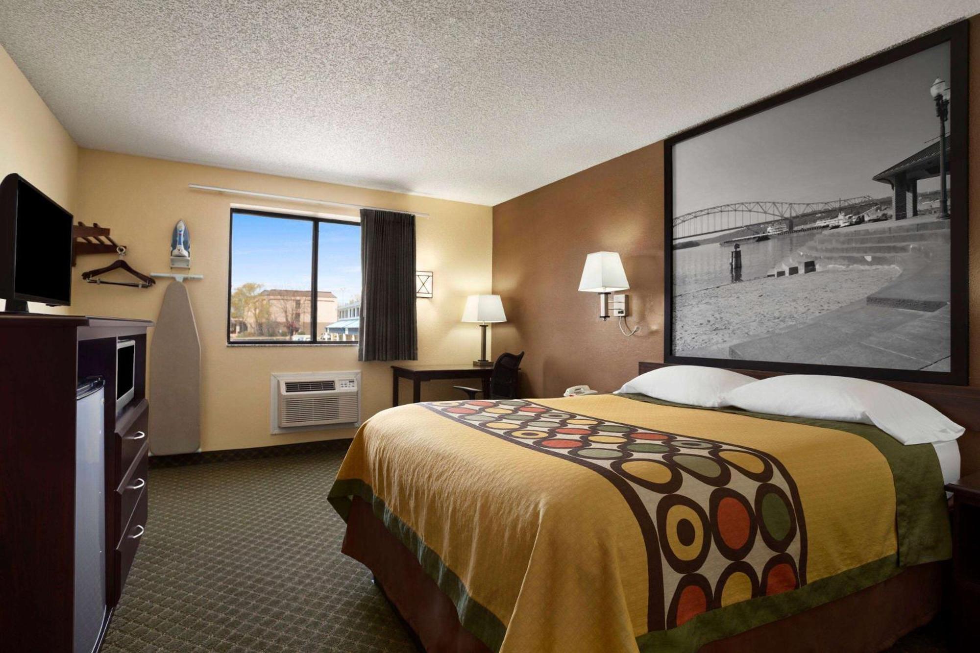 Hotel Super 8 By Wyndham Cedar Rapids Exteriér fotografie