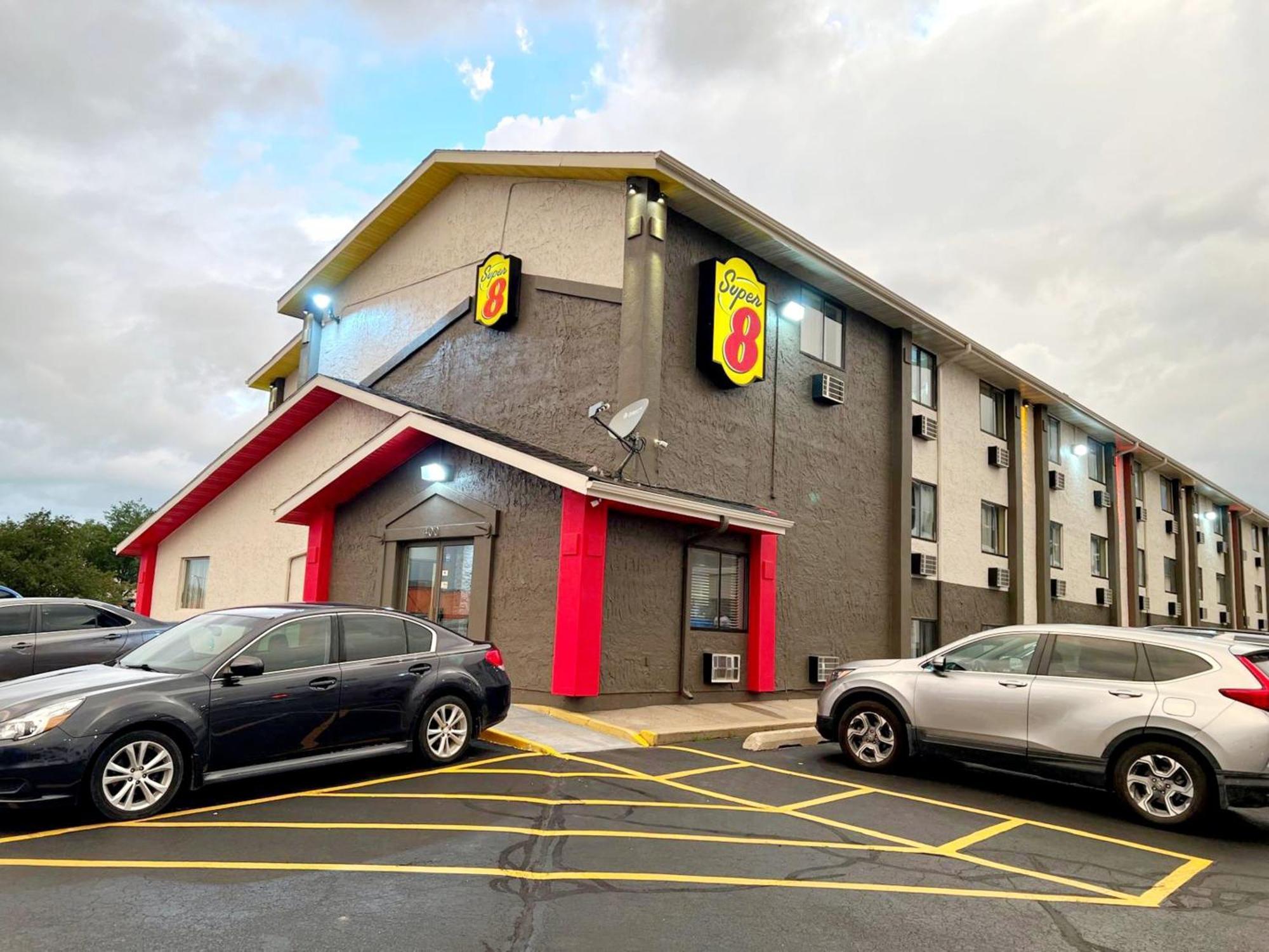 Hotel Super 8 By Wyndham Cedar Rapids Exteriér fotografie