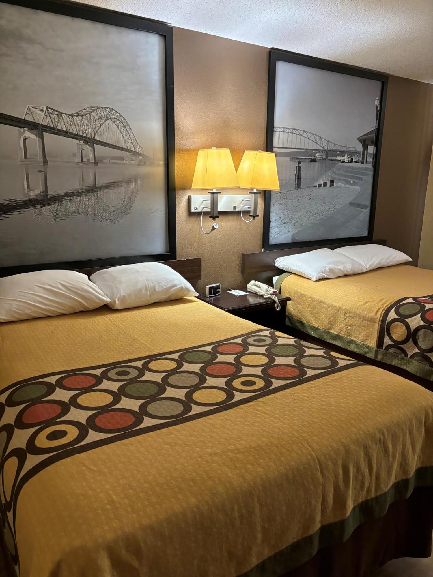 Hotel Super 8 By Wyndham Cedar Rapids Exteriér fotografie